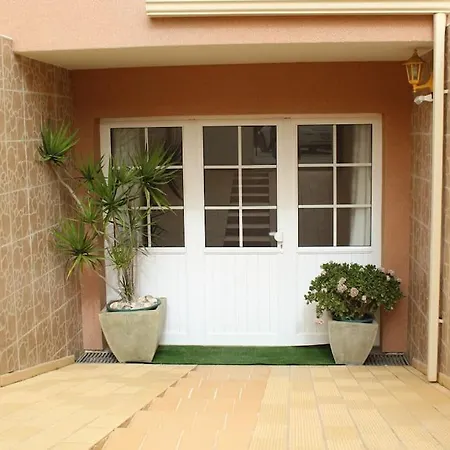 Casa Andreia, Close To Everything Lagos