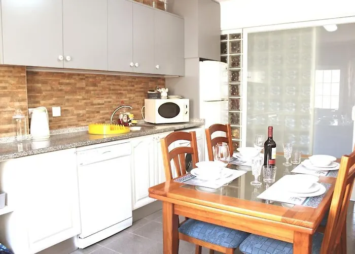 Casa Andreia, Close To Everything アパート ラゴス