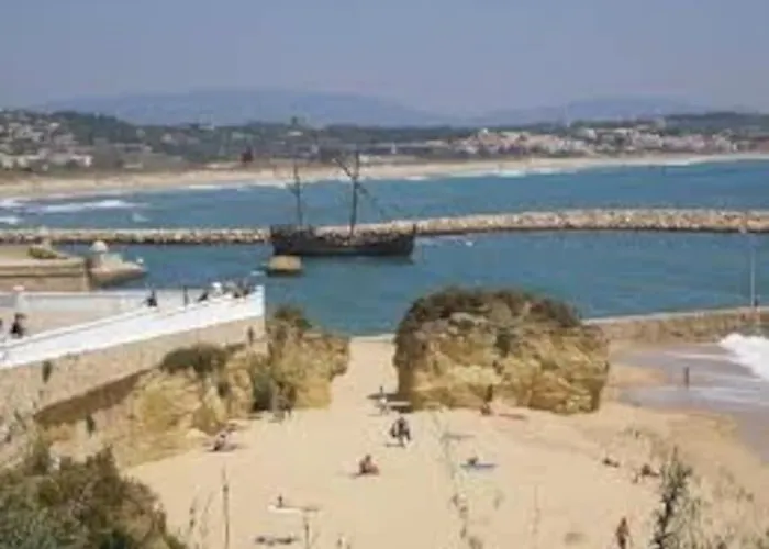 Casa Andreia, Close To Everything ラゴス