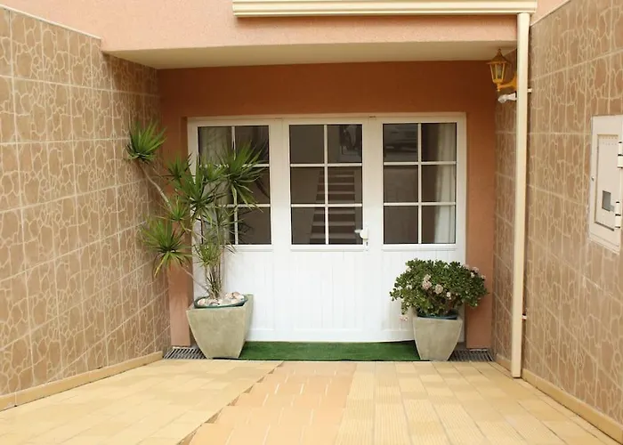 Casa Andreia, Close To Everything ラゴス