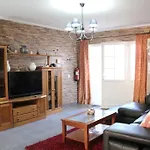 Casa Andreia, Close To Everything